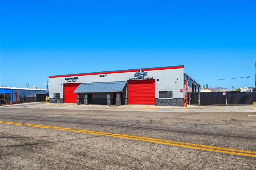 More Photos Of 1857 Commander Dr, Lake Havasu City Warehouse For Lease
