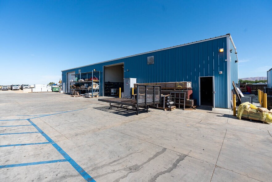 More Photos Of 39006 20th St E, Palmdale Auto Repair For Lease