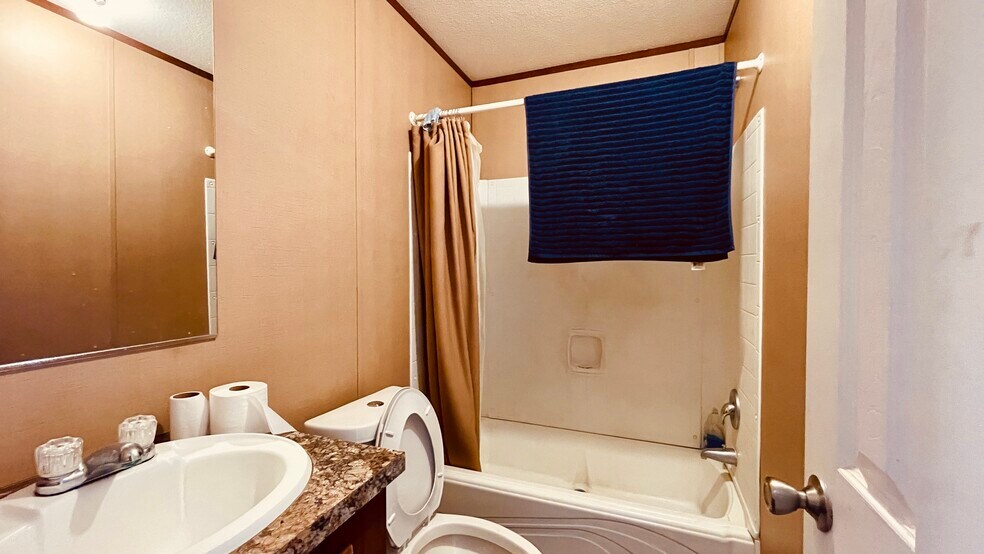 More Photos Of 5550, Odessa Warehouse For Sale