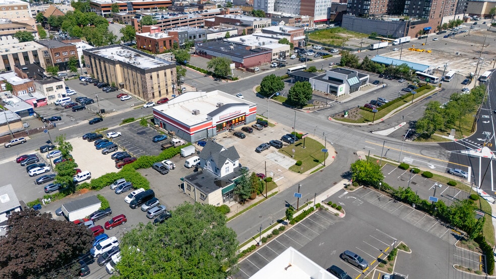 More Photos Of 87 Old River St, Hackensack Office Residential For Lease