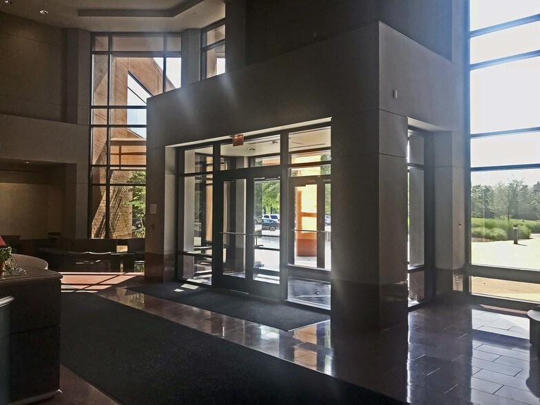 More Photos Of 17500 Rockside Rd, Bedford Office For Lease