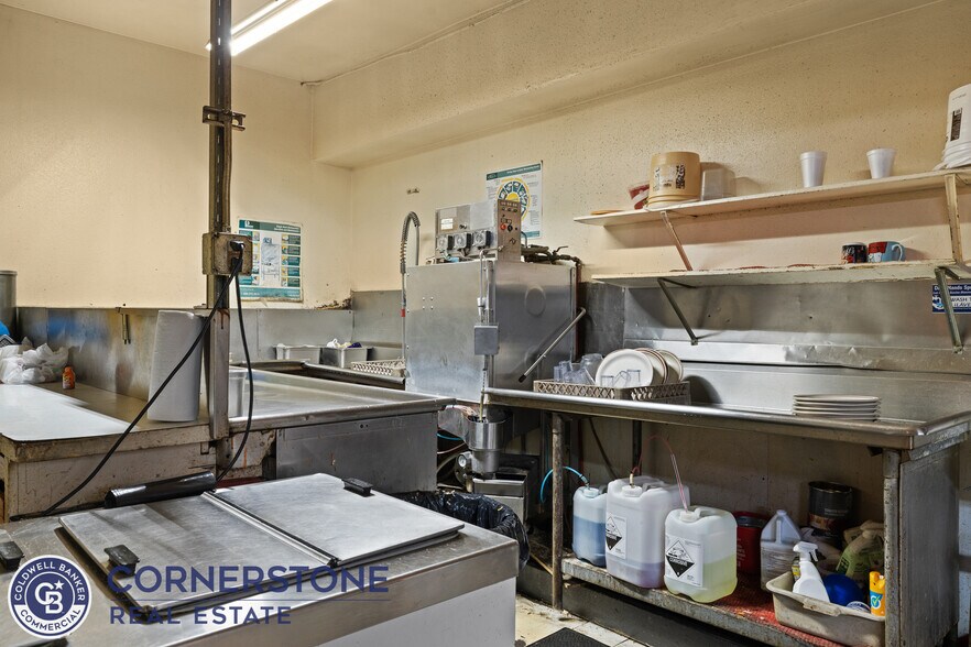 More Photos Of 628 E Richards St, Douglas Hotel For Sale