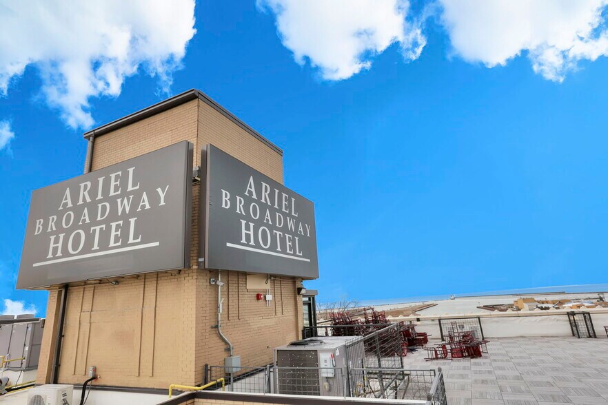 More Photos Of 301 Broadway, Lorain Hotel For Lease
