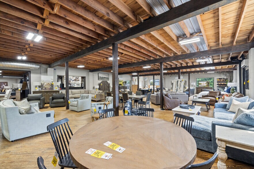 More Photos Of 764 E Seventh St, Lexington Warehouse For Sale