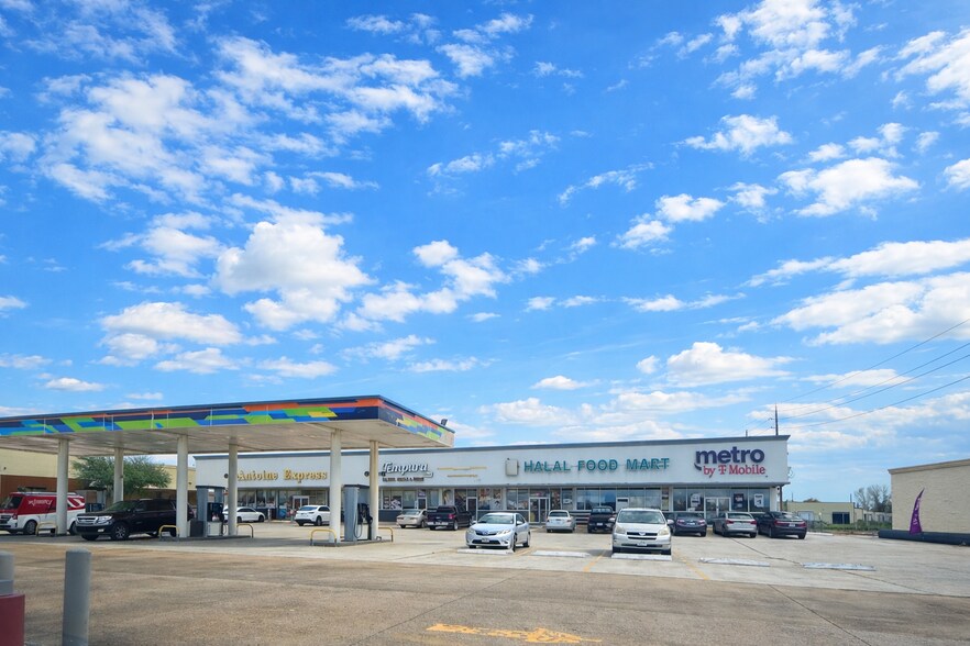 Primary Photo Of 12228 Antoine Dr, Houston Service Station For Lease