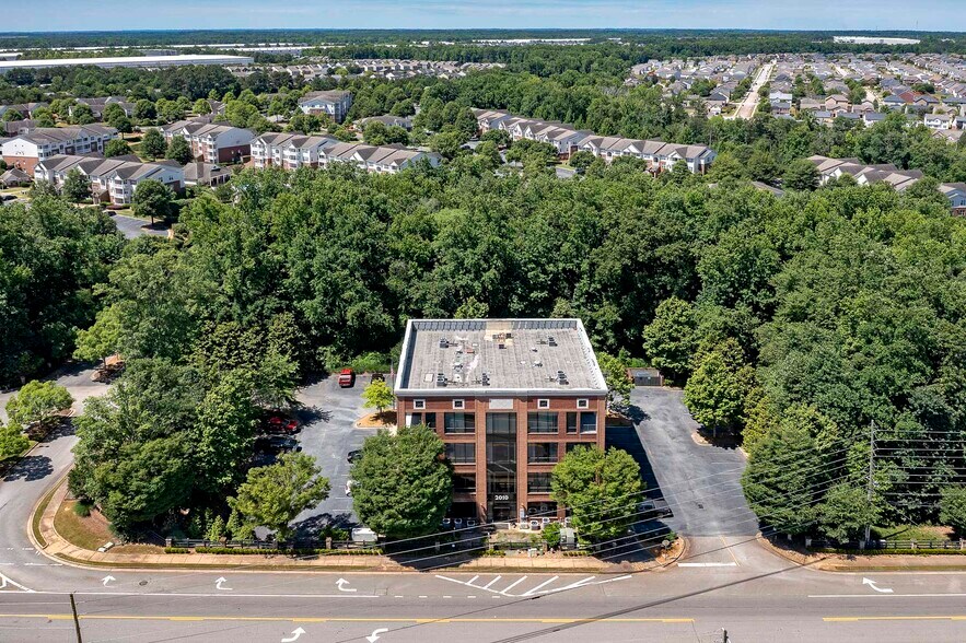 More Photos Of 2010 Avalon Pky, Mcdonough Office For Lease