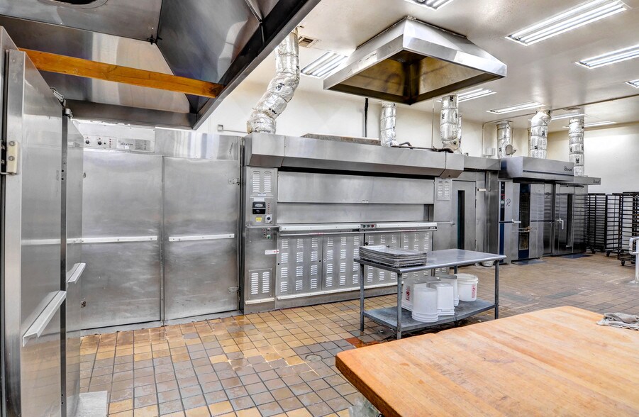 More Photos Of 703 S Main St, Burbank Food Processing For Sale