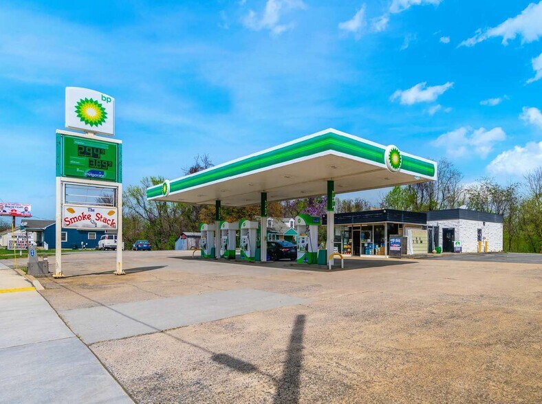 Primary Photo Of 4623 S Amherst Hwy, Madison Heights Convenience Store For Sale