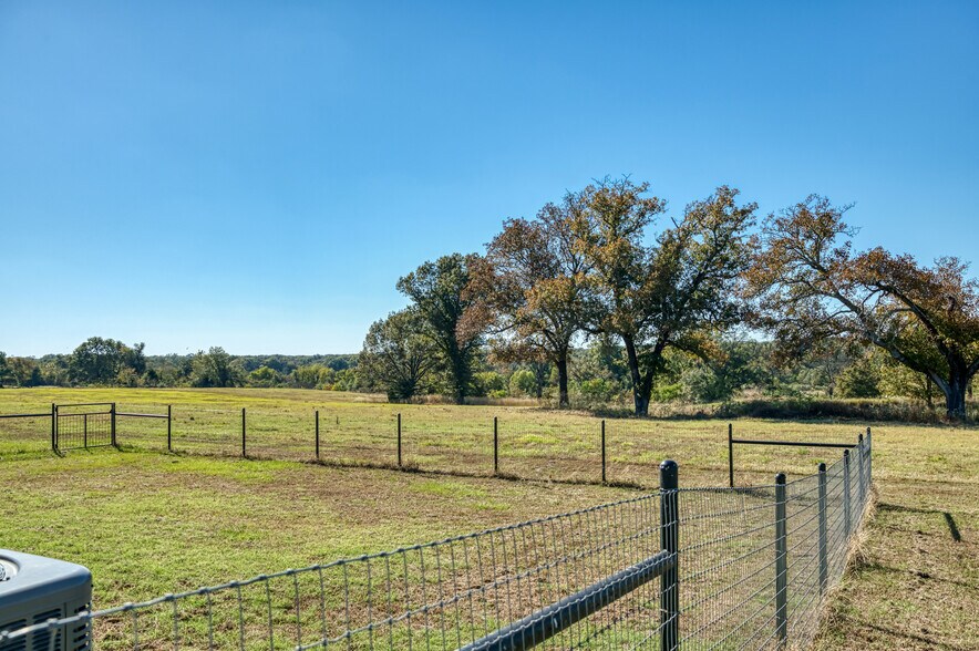 More Photos Of 2261 TX-276, Emory Specialty For Sale