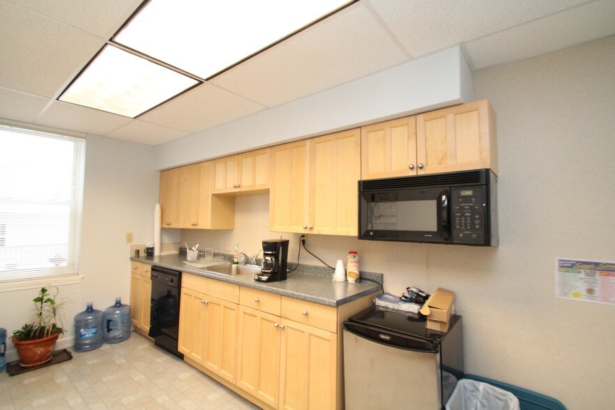 More Photos Of 67-73 Harry St, Conshohocken Office For Lease