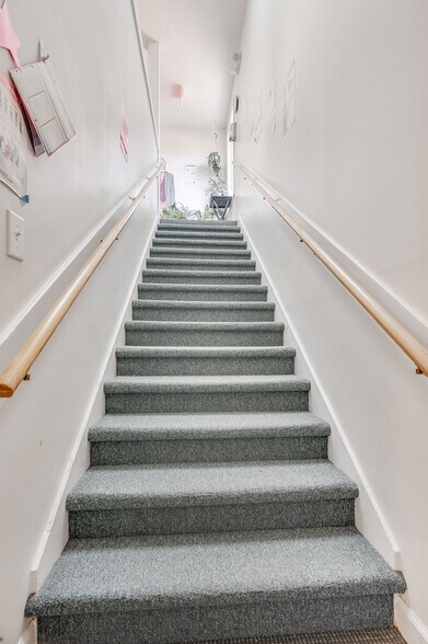 More Photos Of 217-219 Station St, Jacksonville Medical For Lease