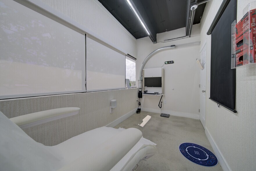 More Photos Of 2455 SW 27th Ave, Miami Medical For Lease