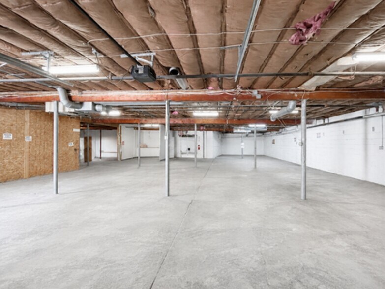More Photos Of 460 N Black Horse Pike, Blackwood Light Distribution For Sale