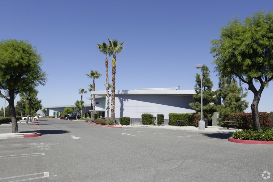 More Photos Of 6421 Central Ave, Riverside Warehouse For Lease