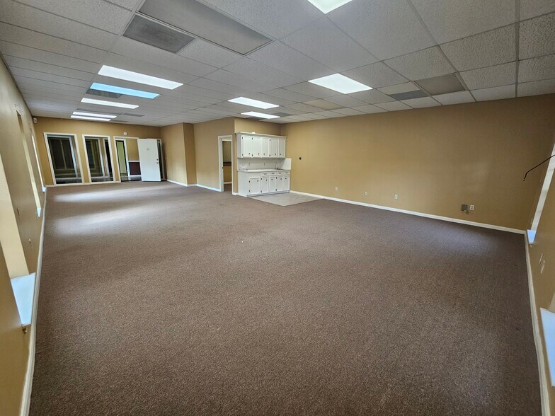 More Photos Of 14741 Pebble Bend Dr, Houston Loft Creative Space For Lease