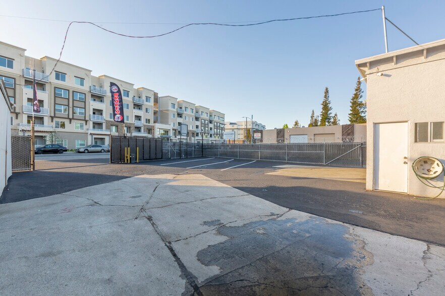 More Photos Of 1856 Almaden Rd, San Jose Service For Sale