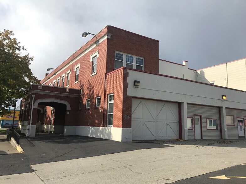 More Photos Of 1306 N Monroe St, Spokane Specialty For Sale