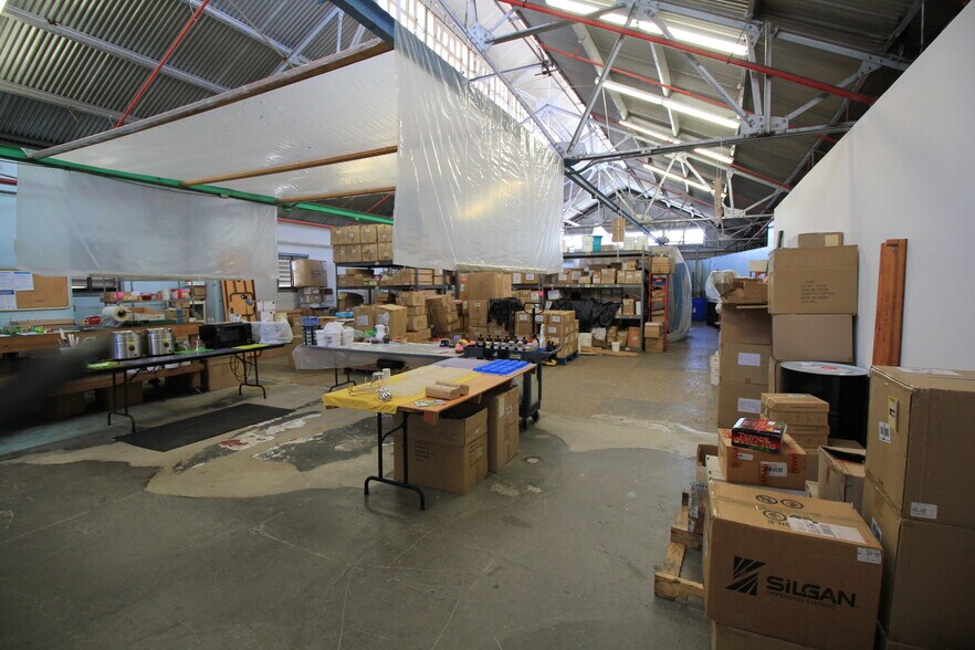 More Photos Of 501 Sumner St, Honolulu Warehouse For Sale