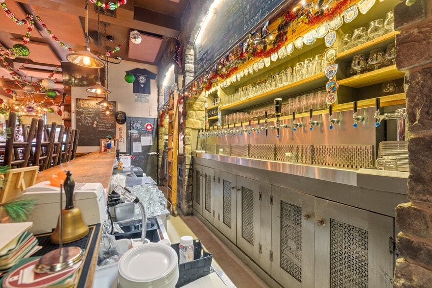 More Photos Of 192 Main St, Nanuet Freestanding For Sale