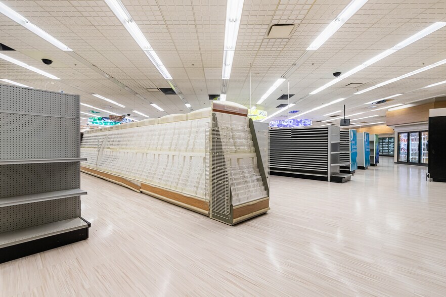 More Photos Of 3227 Northwest Ave, Bellingham Drugstore For Lease