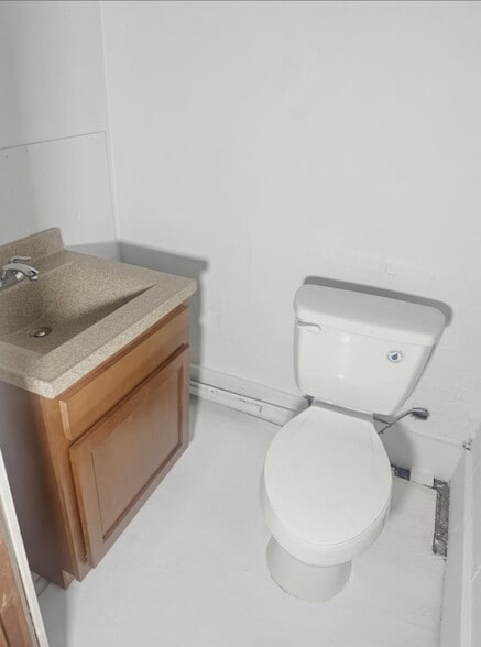 More Photos Of 300 E 8 Mile Rd, Detroit Warehouse For Sale