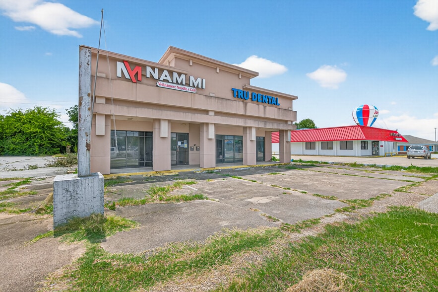 More Photos Of 7006 Spencer Hwy, Pasadena Freestanding For Sale