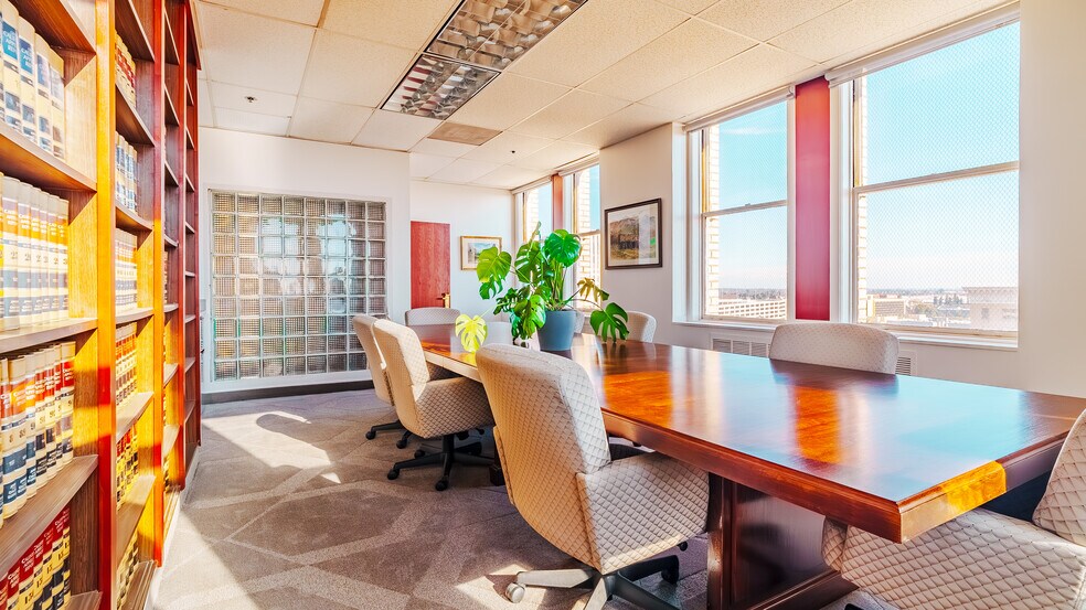 More Photos Of 1060 Fulton St, Fresno Office For Sale