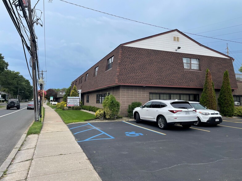 More Photos Of 51-53 John St, Babylon Office For Lease