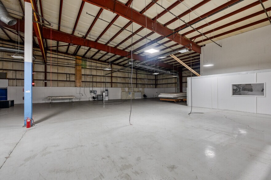 More Photos Of 6040 Progress St, Niagara Falls Warehouse For Lease