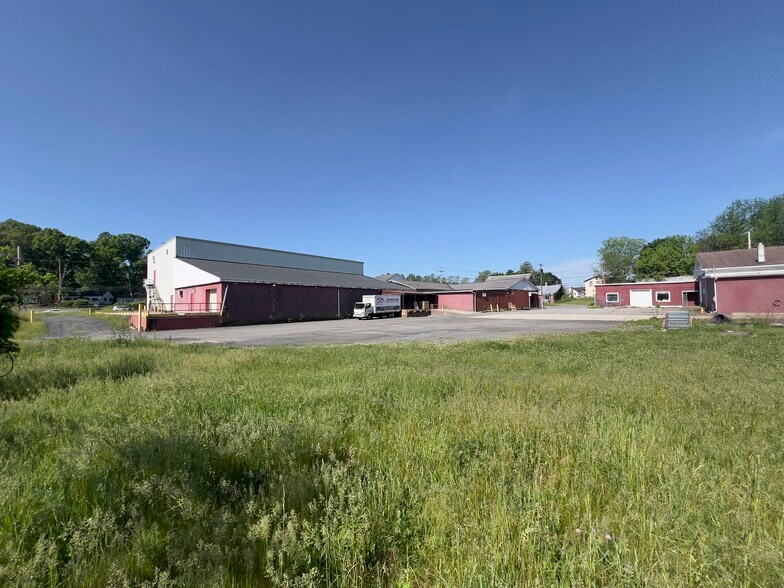 More Photos Of 2 S Plank Rd, Newburgh Warehouse For Sale