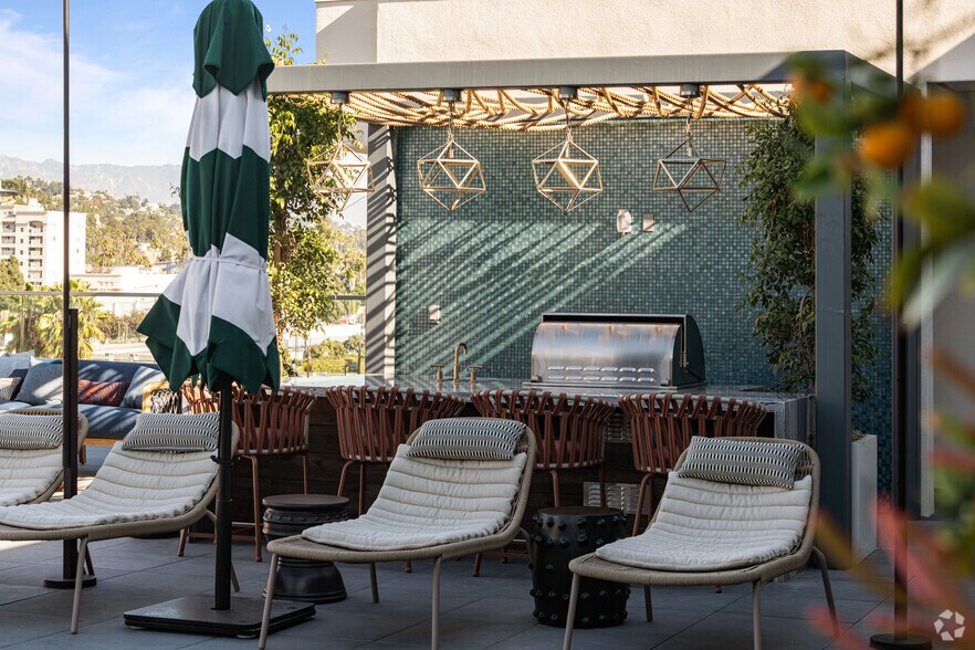 More Photos Of 6220 Selma Ave, Los Angeles Apartments For Lease