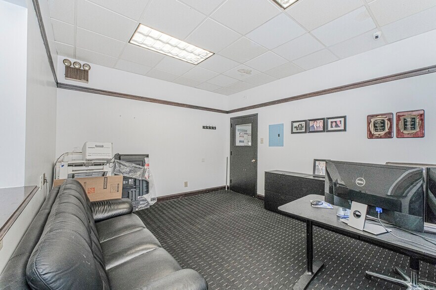 More Photos Of 1751 Bath Ave, Brooklyn General Retail For Lease