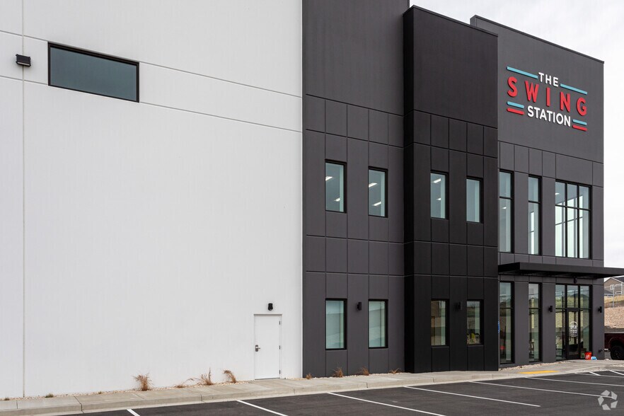 More Photos Of 7352 S Airport Rd, West Jordan Manufacturing For Lease