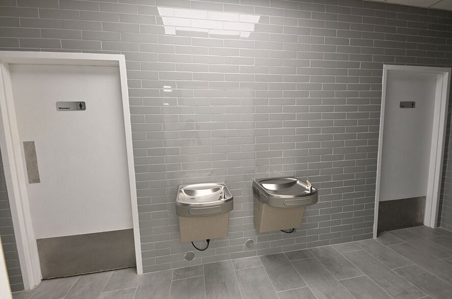 More Photos Of 1313 SE Military Dr, San Antonio Office For Lease
