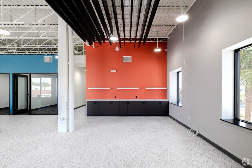 More Photos Of 250 Magnolia Ave SW, Winter Haven Coworking Space