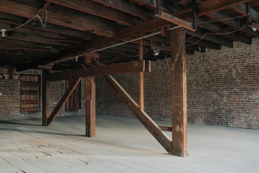 More Photos Of 32 Chambers St, Newburgh Light Manufacturing For Sale