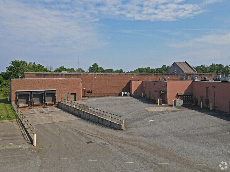 More Photos Of 2710 N Church St, Greensboro Supermarket For Lease