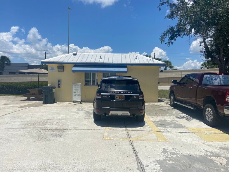 More Photos Of 15251 Convenience Way, Fort Myers Carwash For Lease