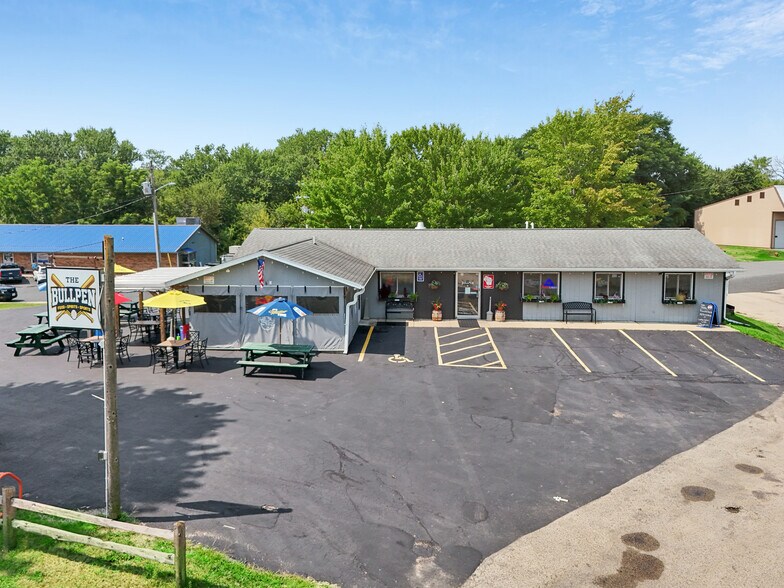 More Photos Of 309 Trail St, La Valle Restaurant For Sale