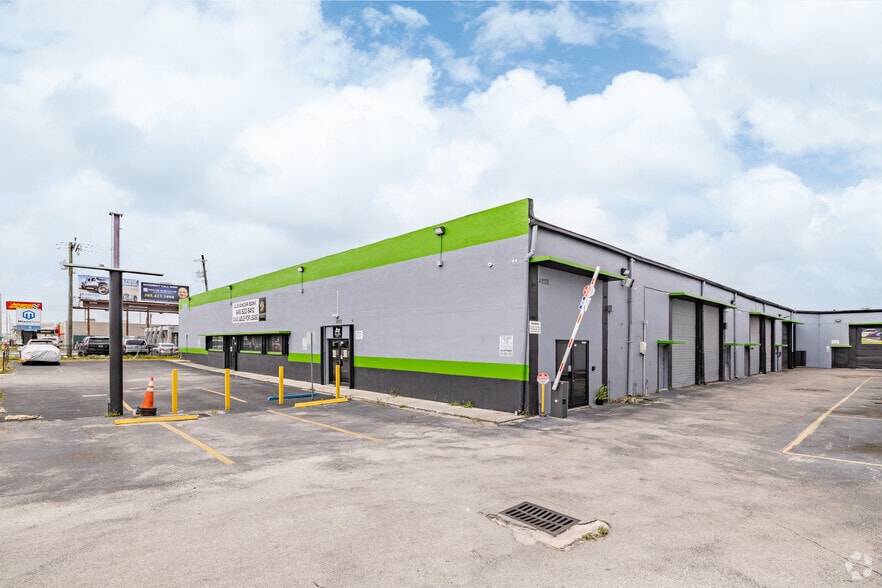 More Photos Of 4200-4250 NW 72nd Ave, Miami Warehouse For Lease