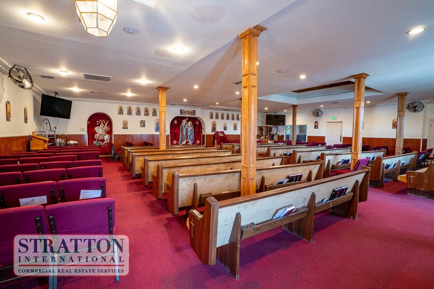 More Photos Of 23986 Pine St, Santa Clarita Religious Facility For Sale