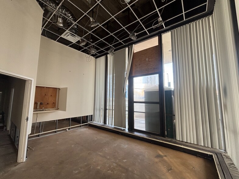 More Photos Of 101 S Main St, High Point Apartments For Lease