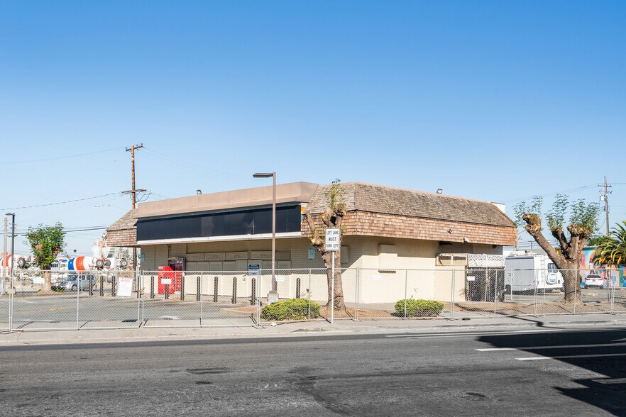 More Photos Of 324 23rd Ave, Oakland Convenience Store For Sale