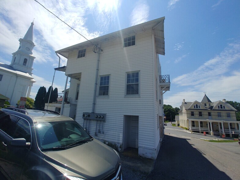 More Photos Of 123 W Main St, Middletown Storefront Retail Office For Lease