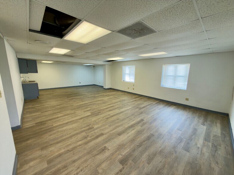 More Photos Of 3885 N Palafox Hwy, Pensacola Warehouse For Lease