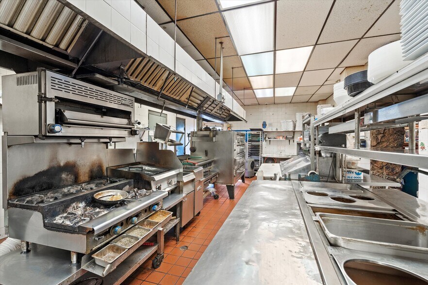 More Photos Of 1302 Monmouth Rd, Mount Holly Storefront Retail Office For Lease