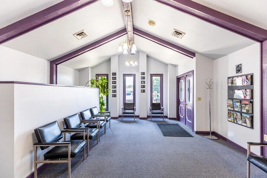 More Photos Of 104 W Main St, Mandan Medical For Sale