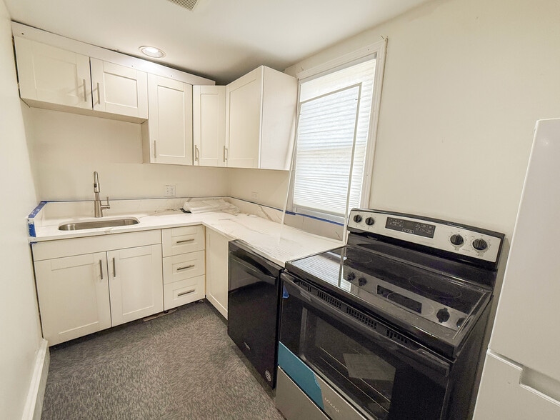 More Photos Of 208 N Waukegan Rd, Lake Bluff Apartments For Sale