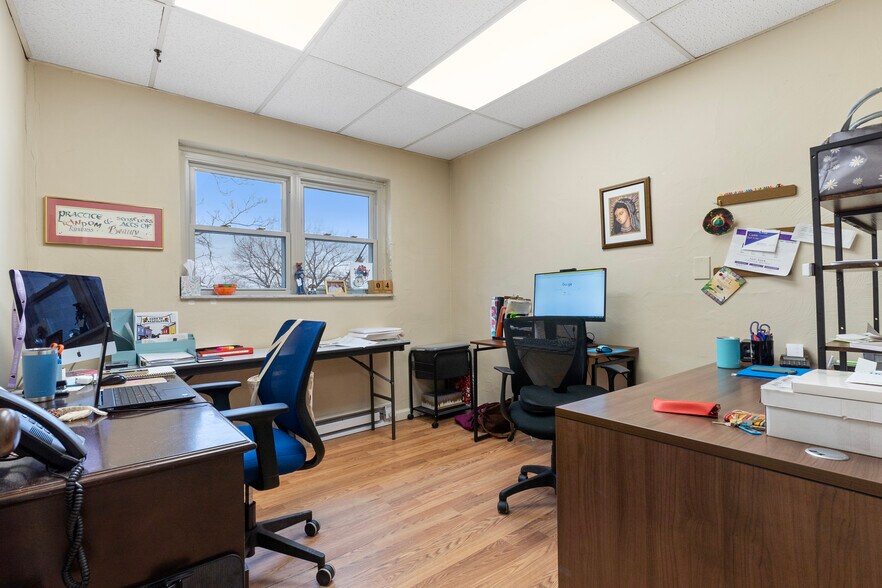 More Photos Of 2114-2118 Broadway Ave, Pittsburgh Storefront Retail Office For Lease