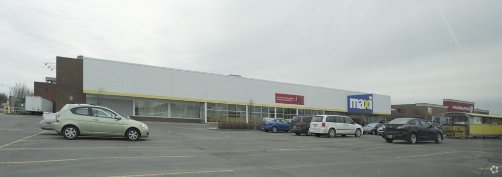 More Photos Of 175-199 Av 25E, St-Eustache General Retail For Lease